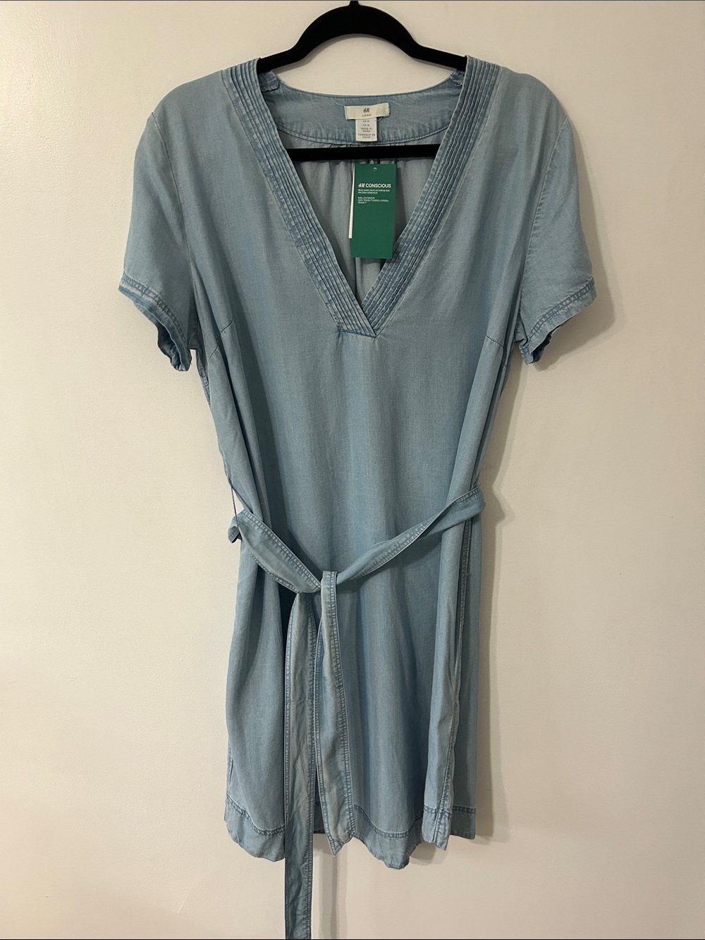 H&M Dress Tencel Denim Blue Pleated V-Neck Belted Relaxed Drape Tunic Size M